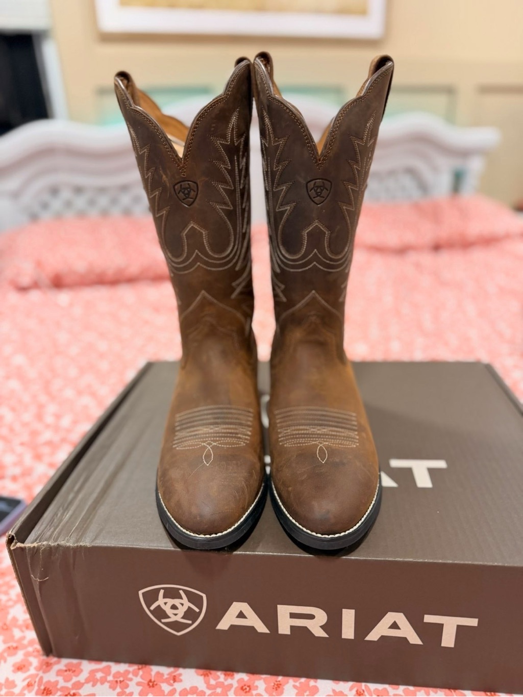 Ariat Women’s Size 10 Brown Leather Western Boots With Embroidered Detail